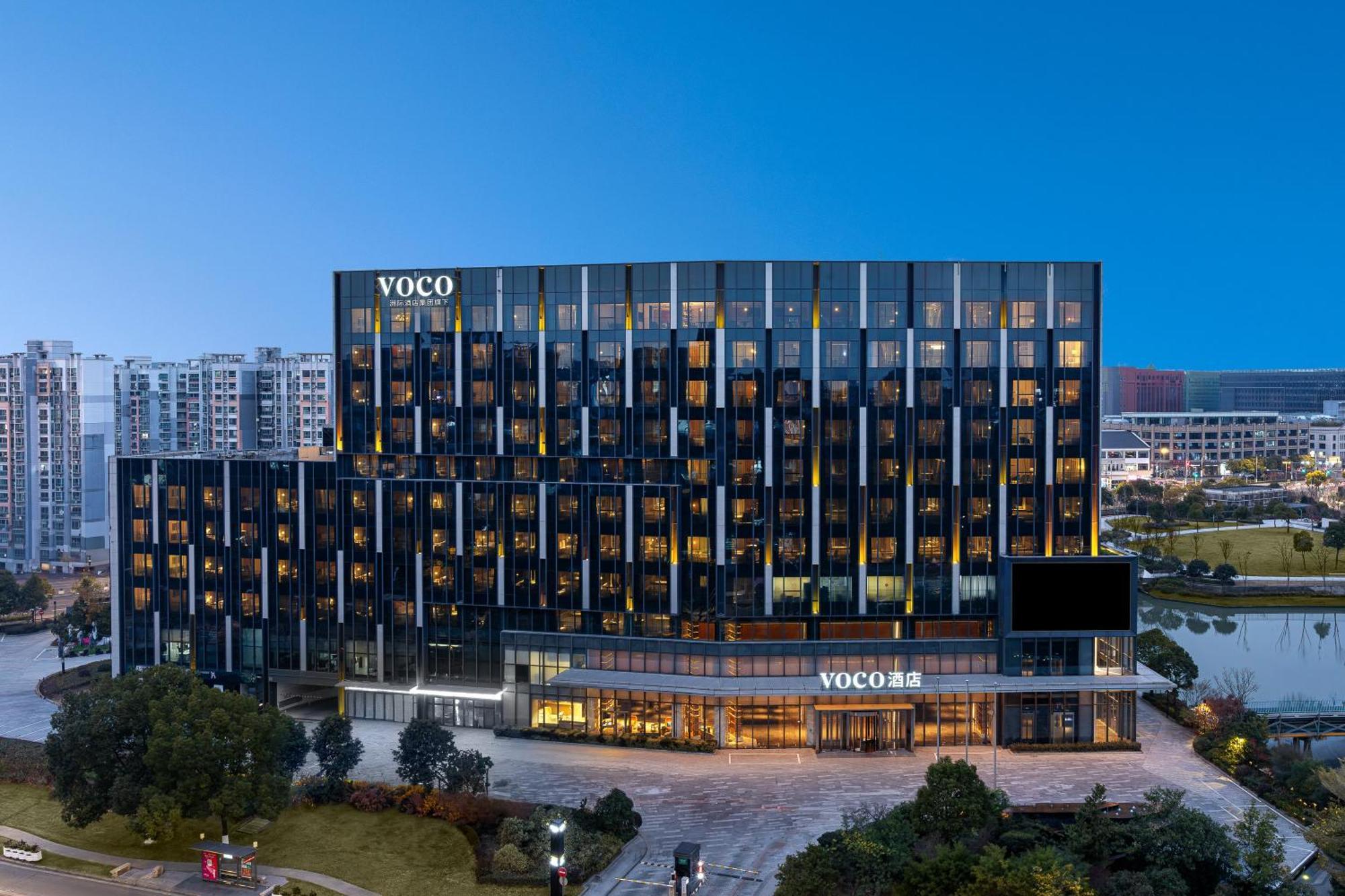 Voco Shanghai Hongqiao Hub By Ihg - 20 Mins Drive To Shanghai Hongqiao Int'L Airport And Necc Jiading Dış mekan fotoğraf
